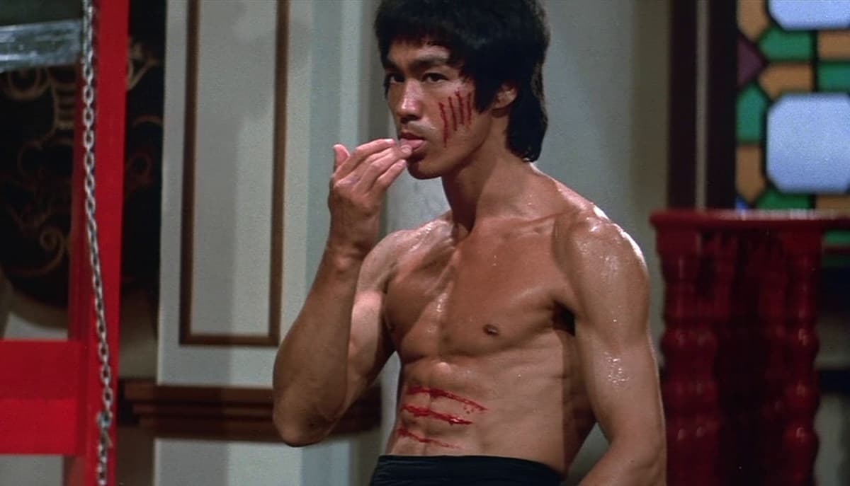 La posible causa de muerte de Bruce Lee reabre el debate sobre los peligros de beber agua en exceso