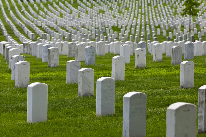 Colecciones: Las portadas de los issues en que murieron los grandes de DC Comics