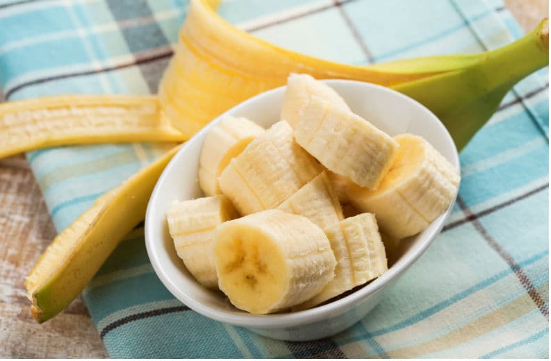 ¡No las tires! 9 inimaginables usos que le puedes dar a las cáscaras de plátano en tu hogar