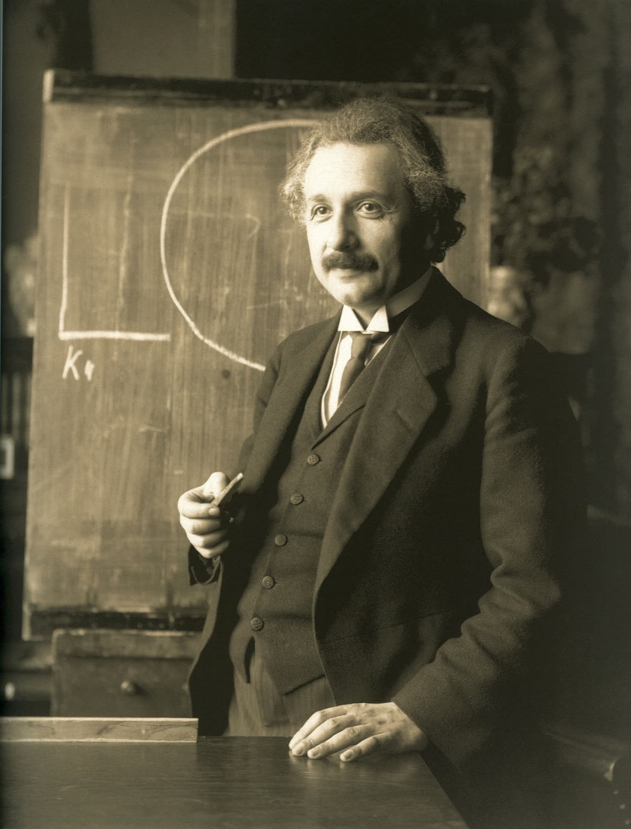 Einstein tenía un lado oscuro del que poco se sabe: 5 personajes que ocultaron parte de su historia