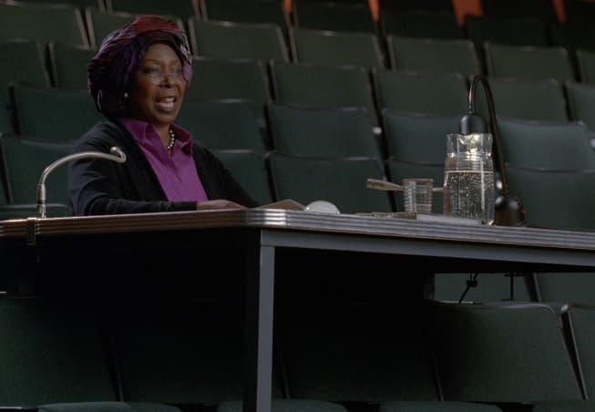 El futuro de Rachel se cae a pedazos en Glee