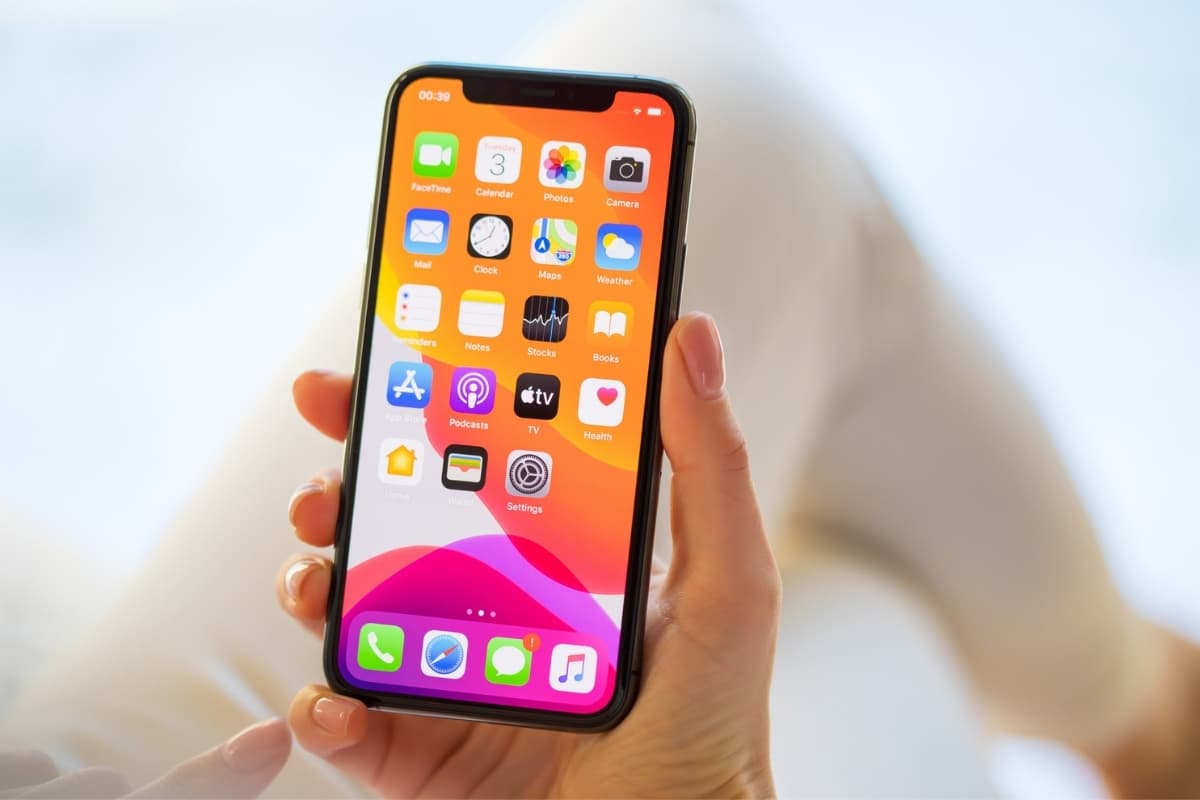 Con iOS 15 podrás localizar tu iPhone aunque esté apagado: así se activa esta función