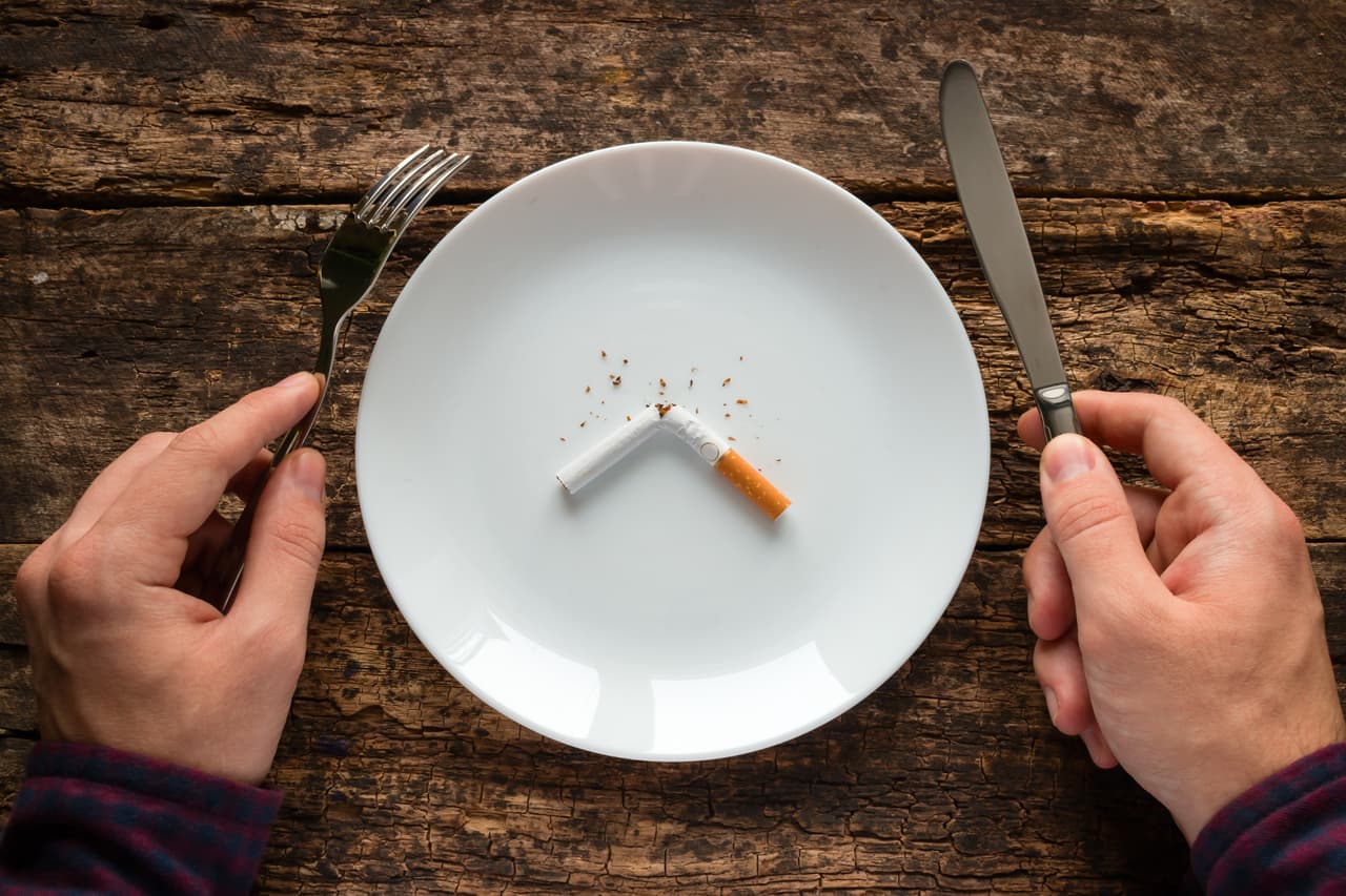 ¿Por qué engordamos cuando dejamos de fumar?