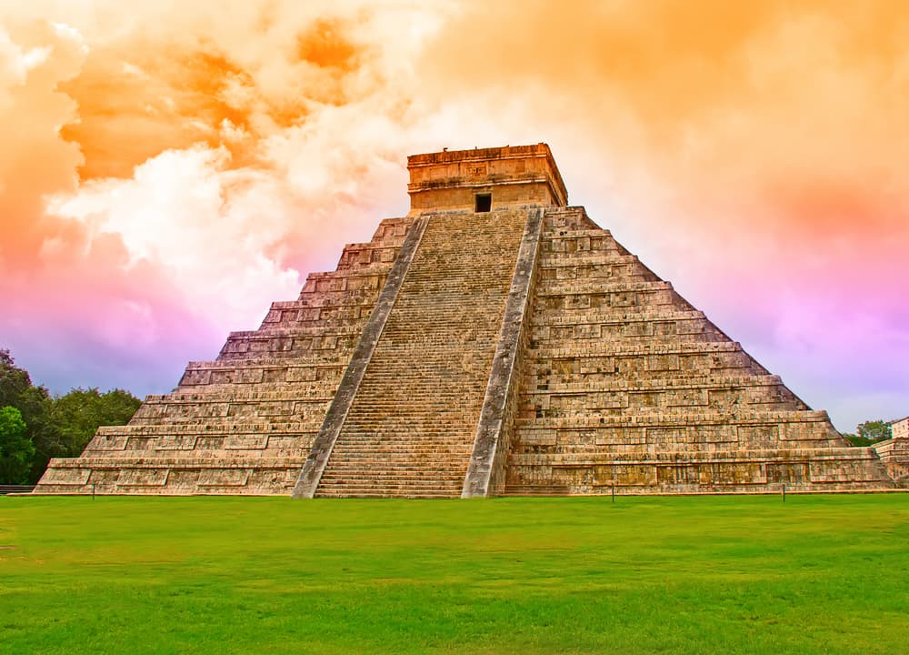 El descubrimiento de dos tumbas debajo de una pirámide Maya y su curioso vínculo con el Rey Serpiente