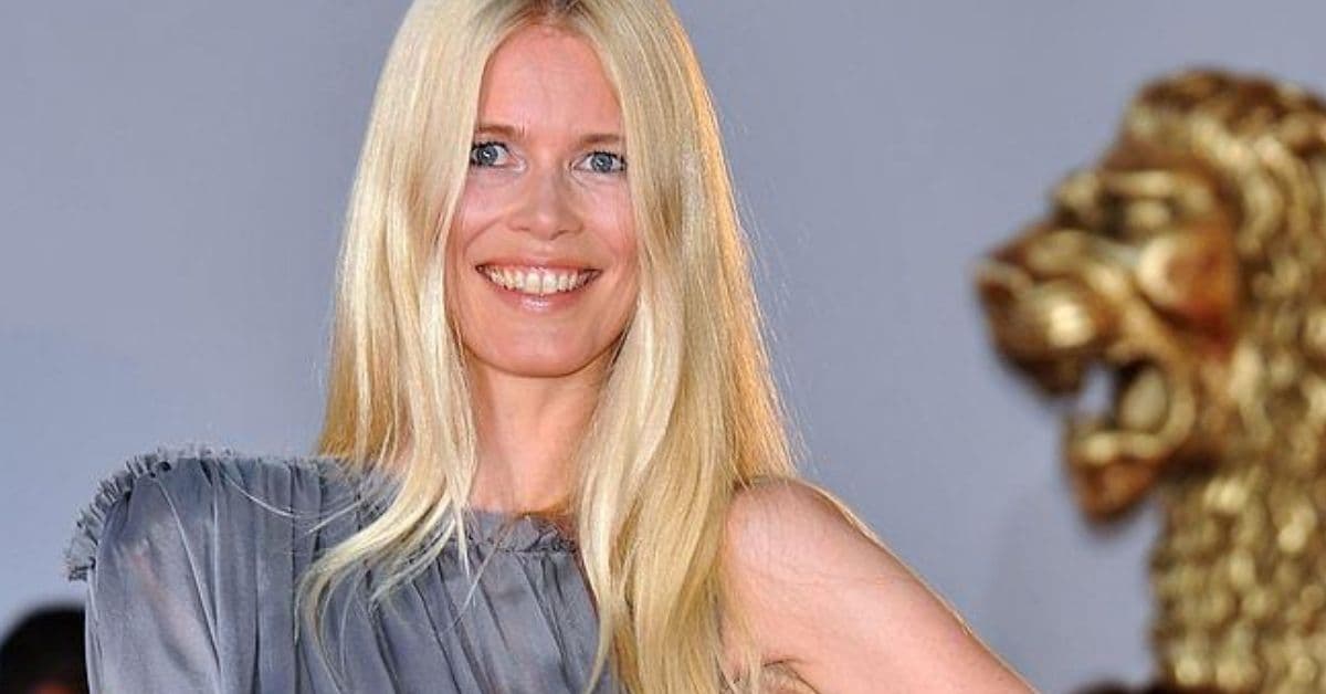 Claudia Schiffer cumplió 50 años y luce mejor que nunca: el video te volará la peluca
