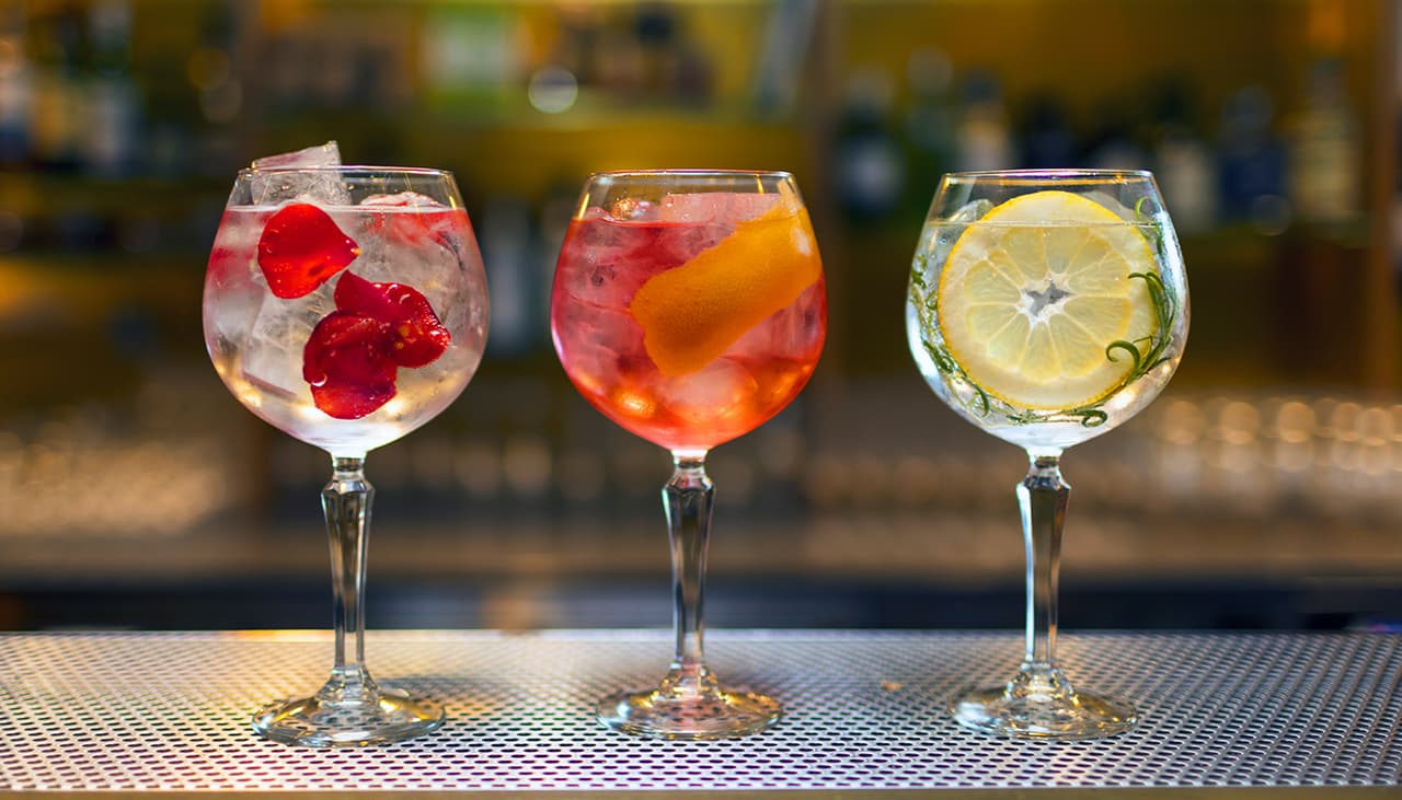 Mezclar alcohol y bebidas energéticas es peligroso para el corazón: especialista explica