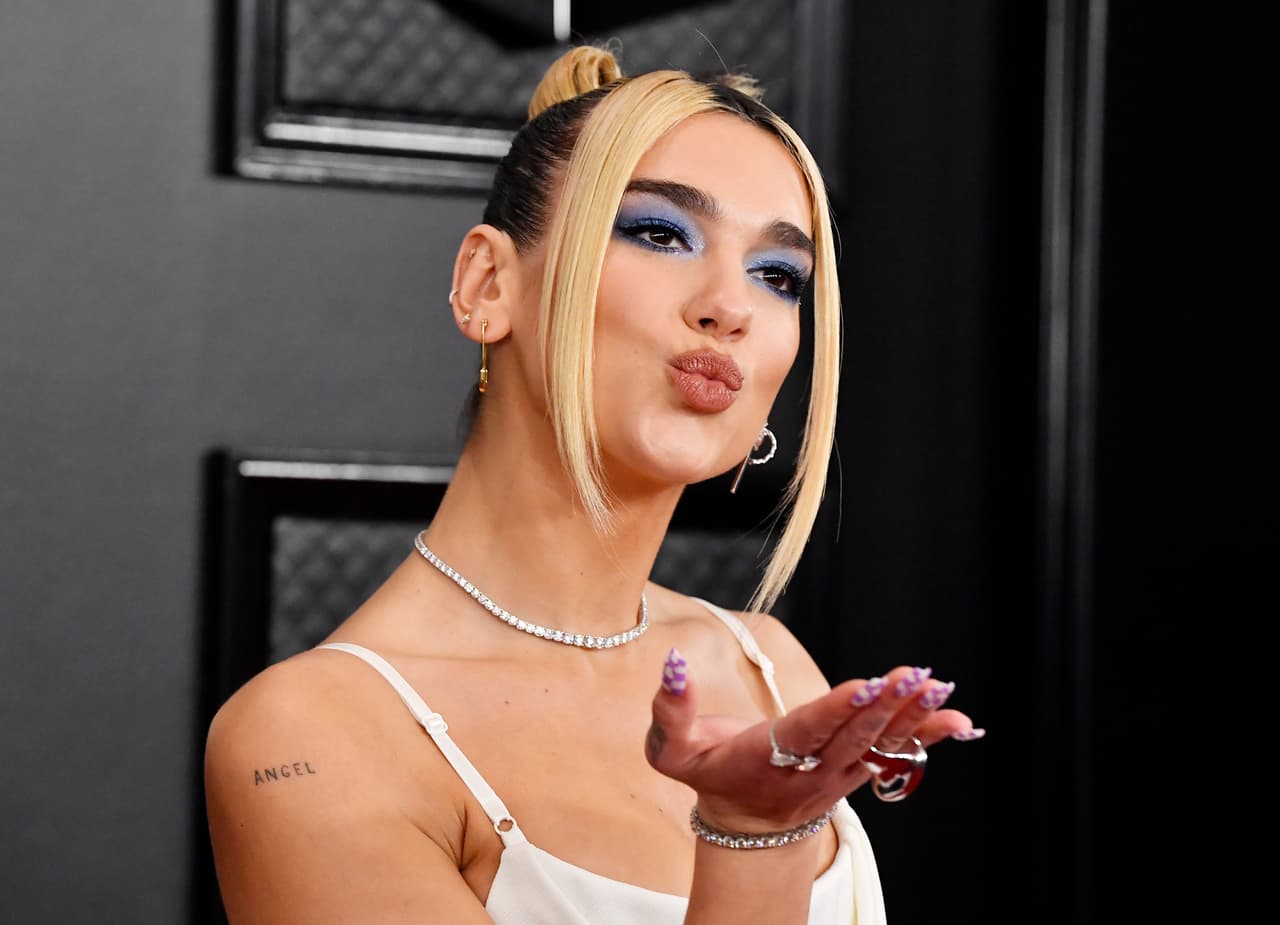 Dua Lipa demostró que es fan del anime: usó un outfit inspirado en 'One Piece'