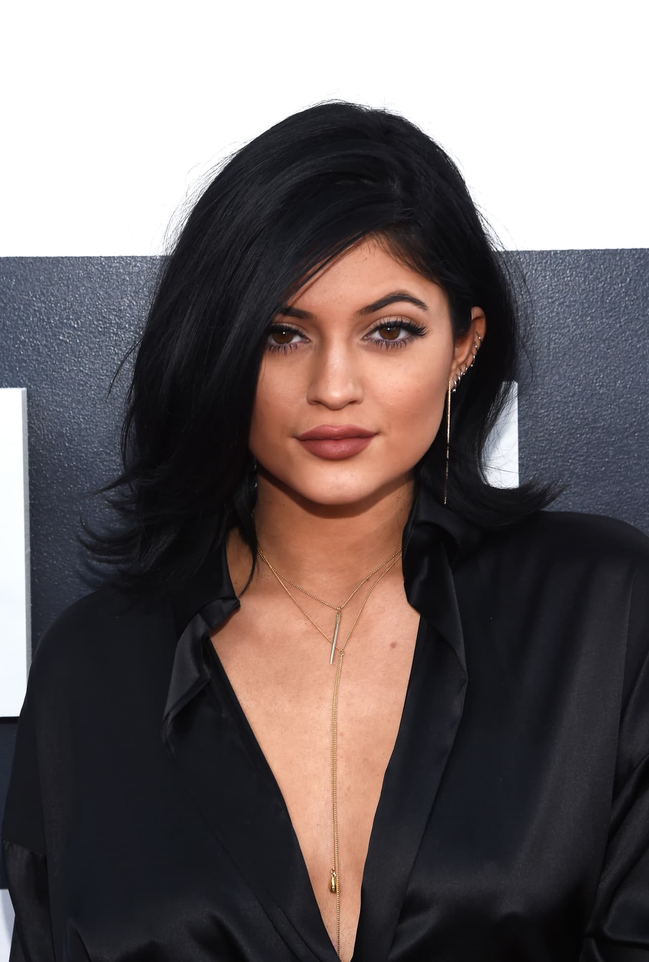 Todos los outfits de Kylie Jenner en alfombra roja de los MTV VMAs ¡Mira cómo ha cambiado!