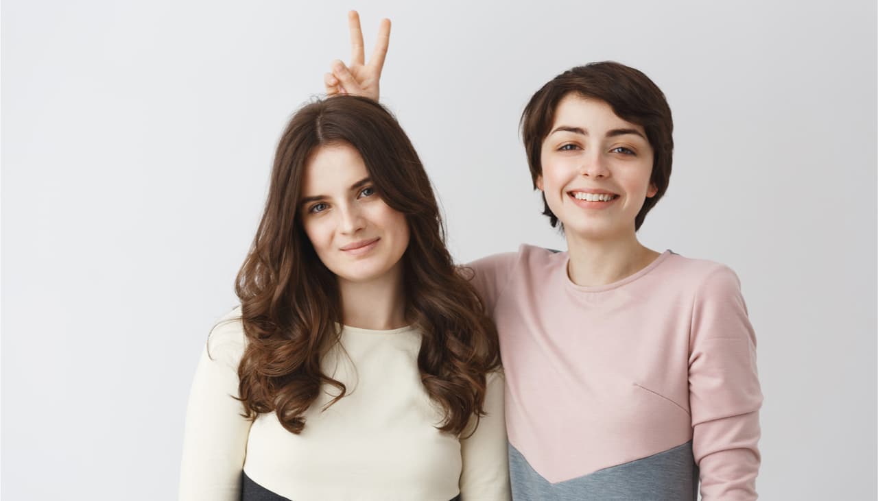 ¿Peleas con tu hermana tipo Kim y Kourtney? Expertos te dicen cómo mejorar la relación