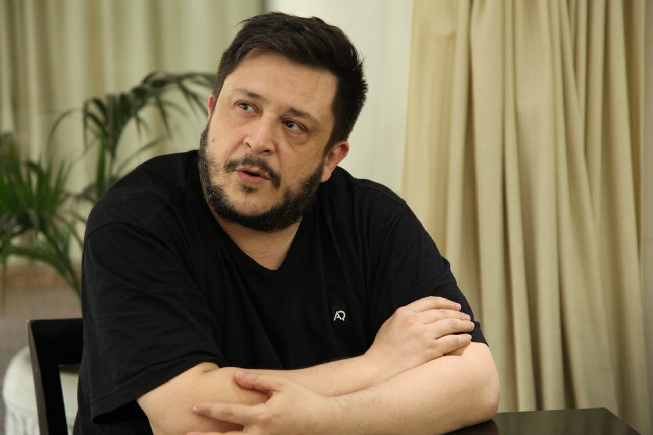 Hernán Casciari: el escritor argentino que comparó a Messi con su perro