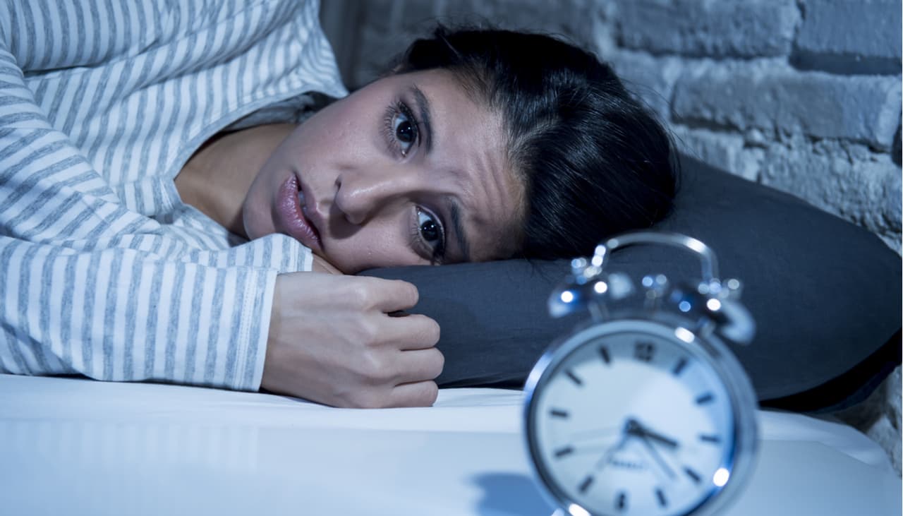 Si tienes insomnio por ansiedad, un experto te da consejos para volver a soñar