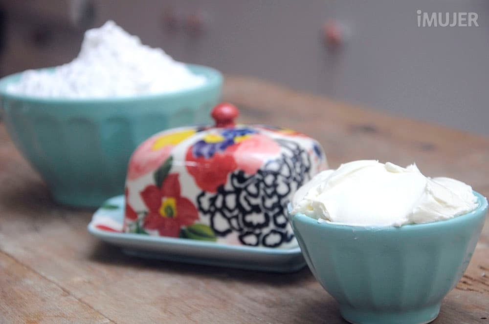 Aprende cómo hacer un glaseado de queso perfecto