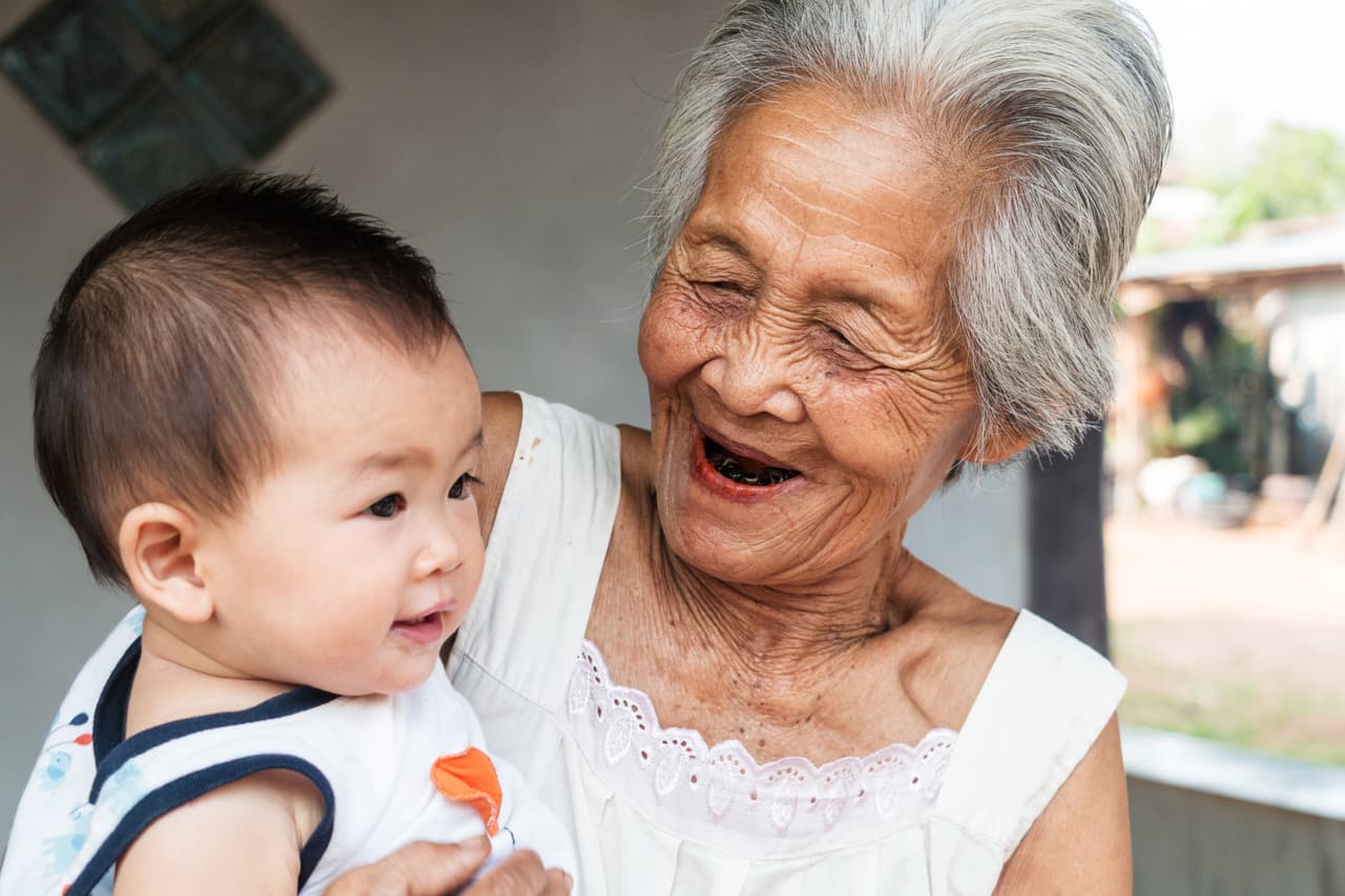 Estos abuelitos empezaron a enseñar inglés por Internet y sus vidas cambiaron para siempre