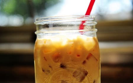 Cómo preparar café frappé con sabores