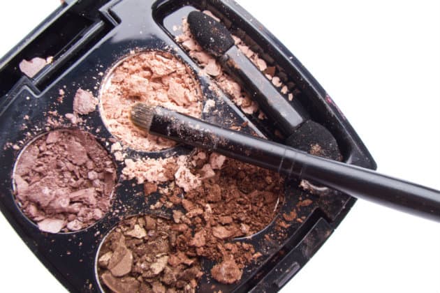 ¿Deberías vender o comprar productos de belleza usados?