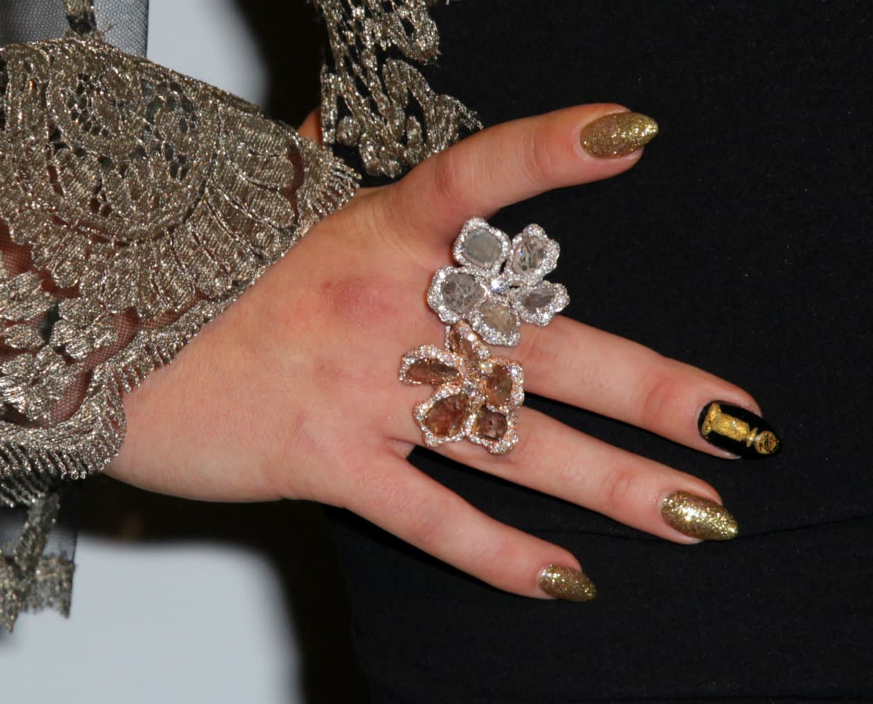 El nuevo trend de uñas: Pointy Nails