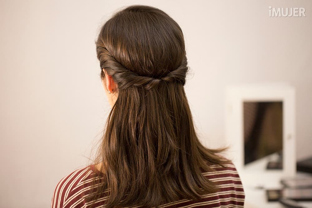 Mira este sencillo y bonito peinado que ADORARÁS para estas fiestas
