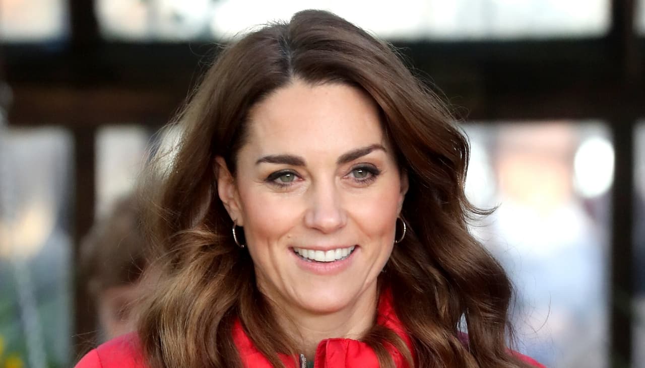 Luce los colores navideños en tu look: inspírate en las famosas para lograrlo con elegancia