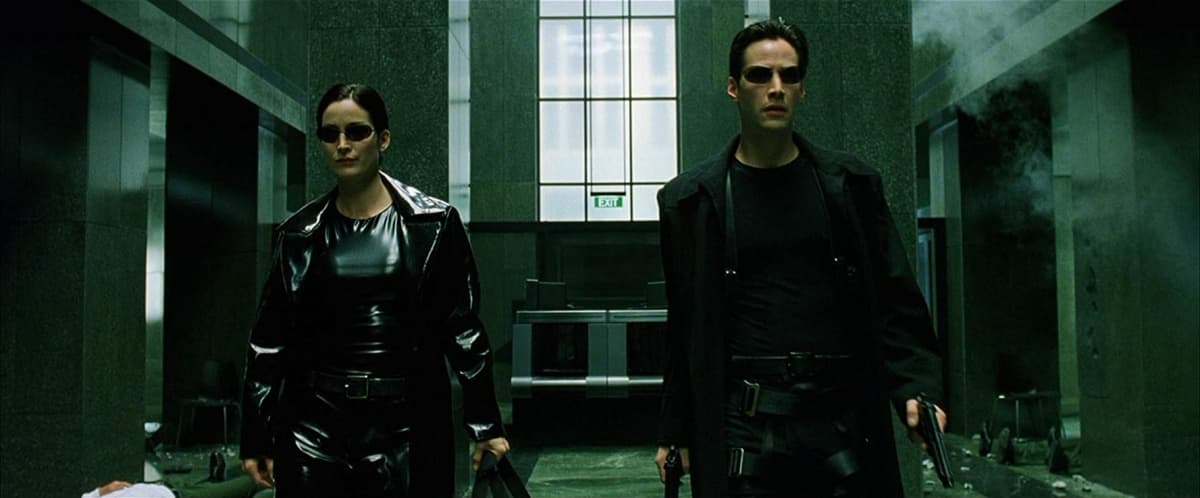 Neo y Trinity lucen muy diferentes en las primeras imágenes de Matrix 4