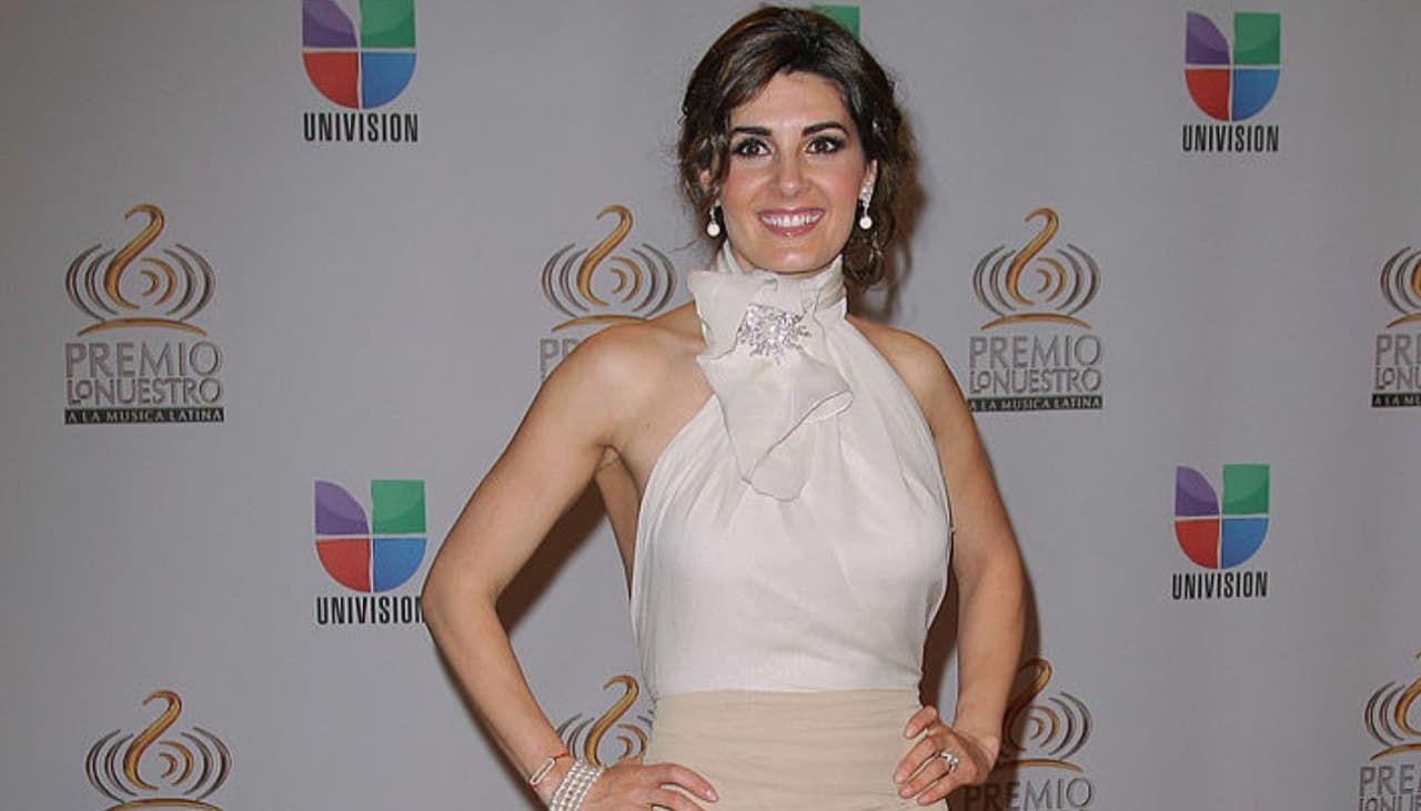 Mayrín Villanueva luce como una diosa a los 50: rejuvenece tú también con estos tips