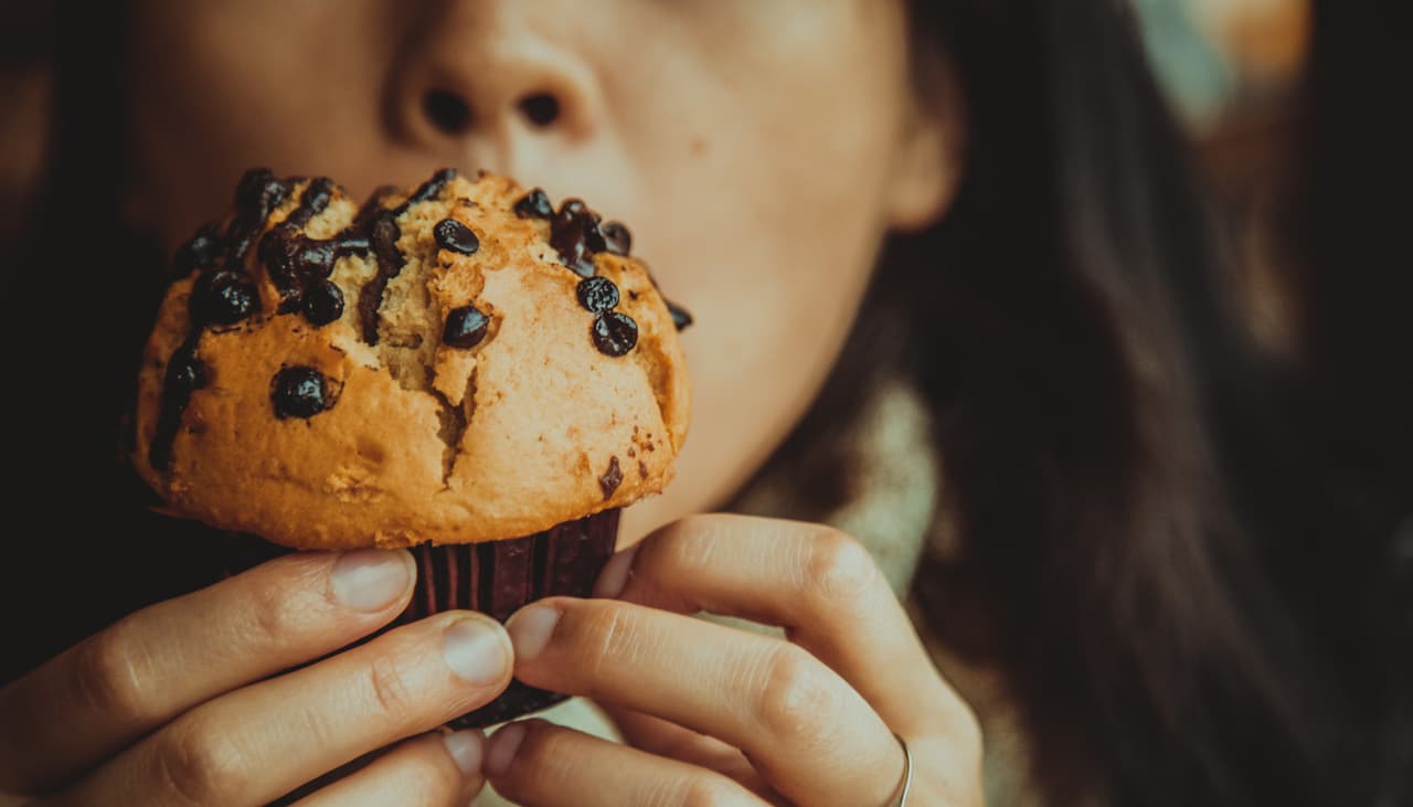 Si comes dulces TODO el santo día, necesitas oír el consejo de esta médica