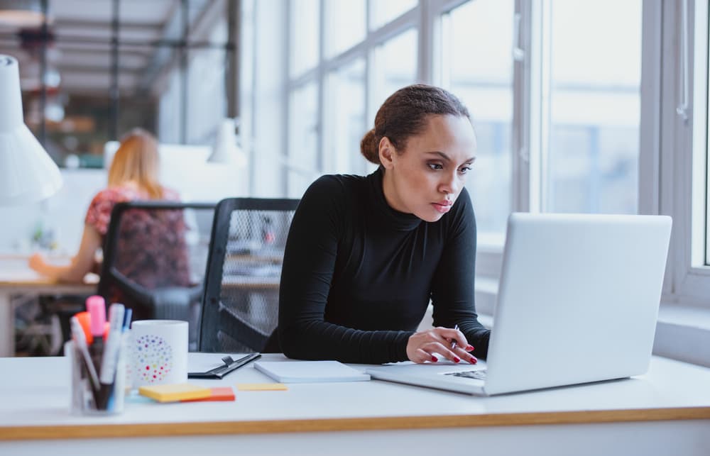 Programa "Women NYC" conecta a las mujeres con trabajos tecnológicos: cómo participar