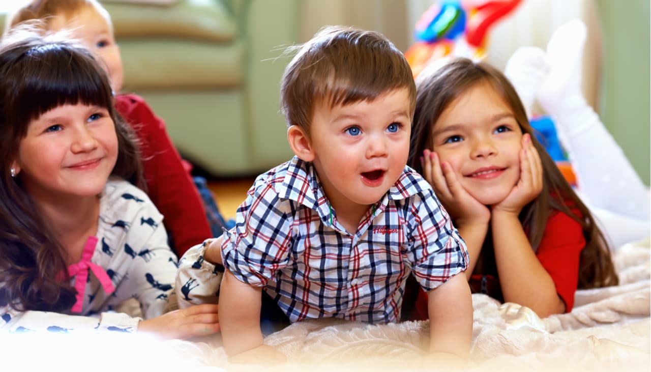 ¿Tu hijo ve la misma película varias veces? Aunque no lo creas, es bueno para su aprendizaje