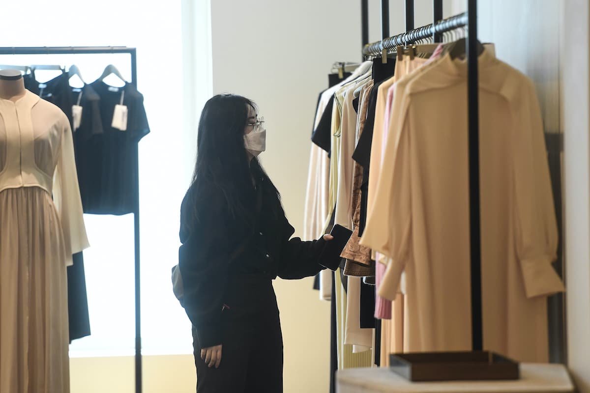 La vestimenta también cambiará en la 'nueva normalidad': ropa que debes usar para protegerte