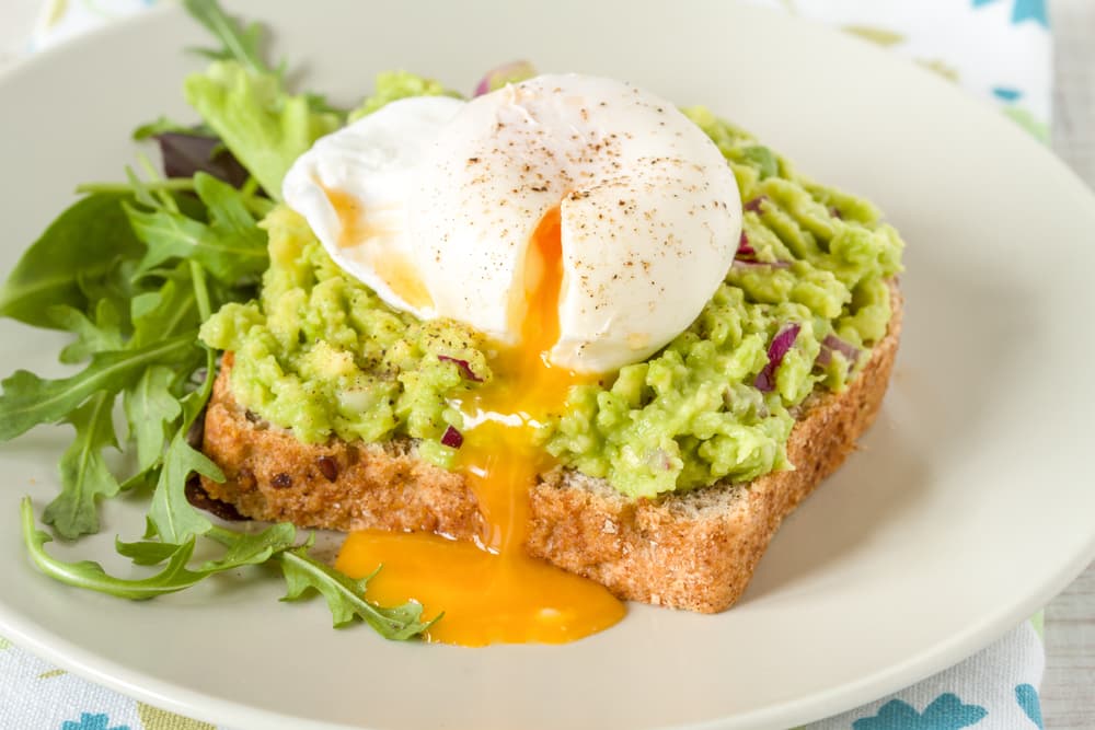Huevos y aguacate: 3 formas deliciosas y saludables de combinarlos para un desayuno ideal