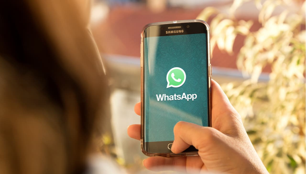 Los grupos de WhatsApp te pueden convertir en víctima de un ciberdelito: protege tu privacidad