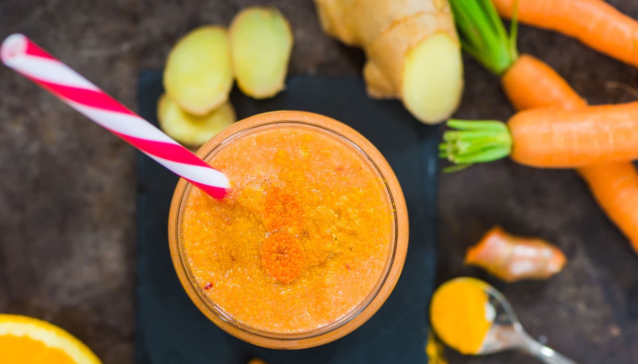 Nutricionista enseña cómo fortalecer tu sistema inmune con cúrcuma y jengibre