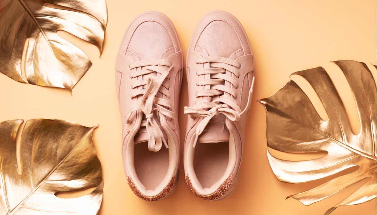 Los tenis color nude son el nuevo blanco: 7 tips para usarlos con todos tus outfits