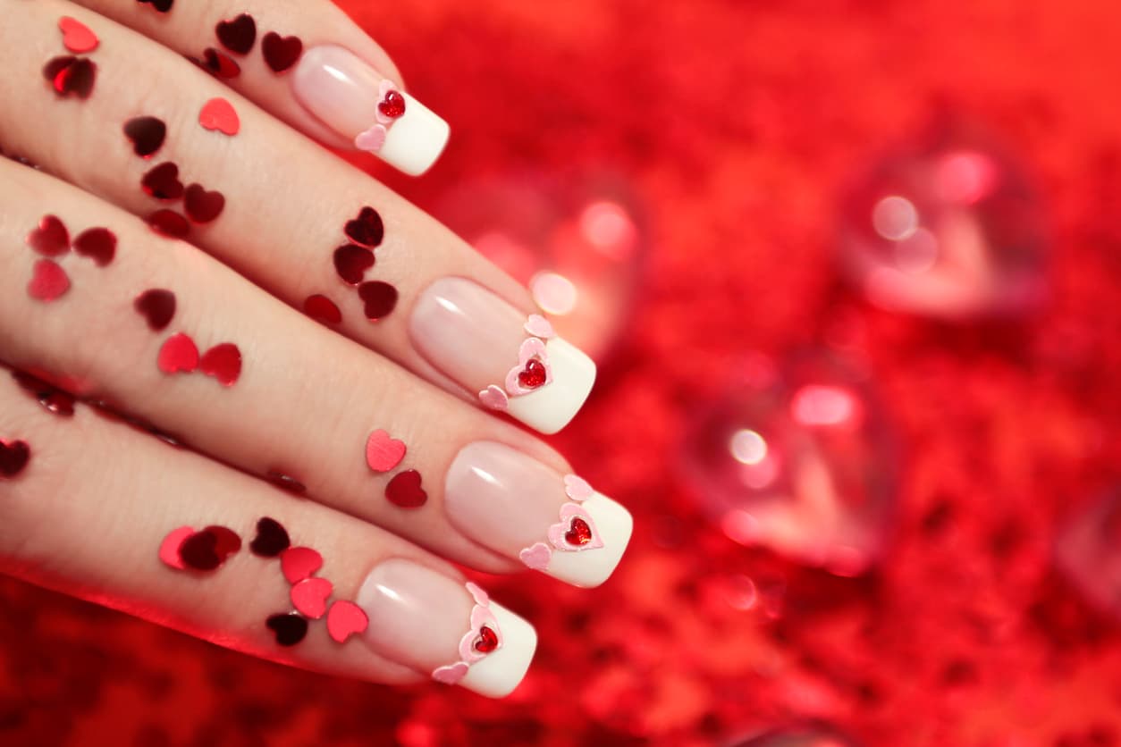 Manicura para enamorarte: 9 diseños románticos y muy fáciles de hacer