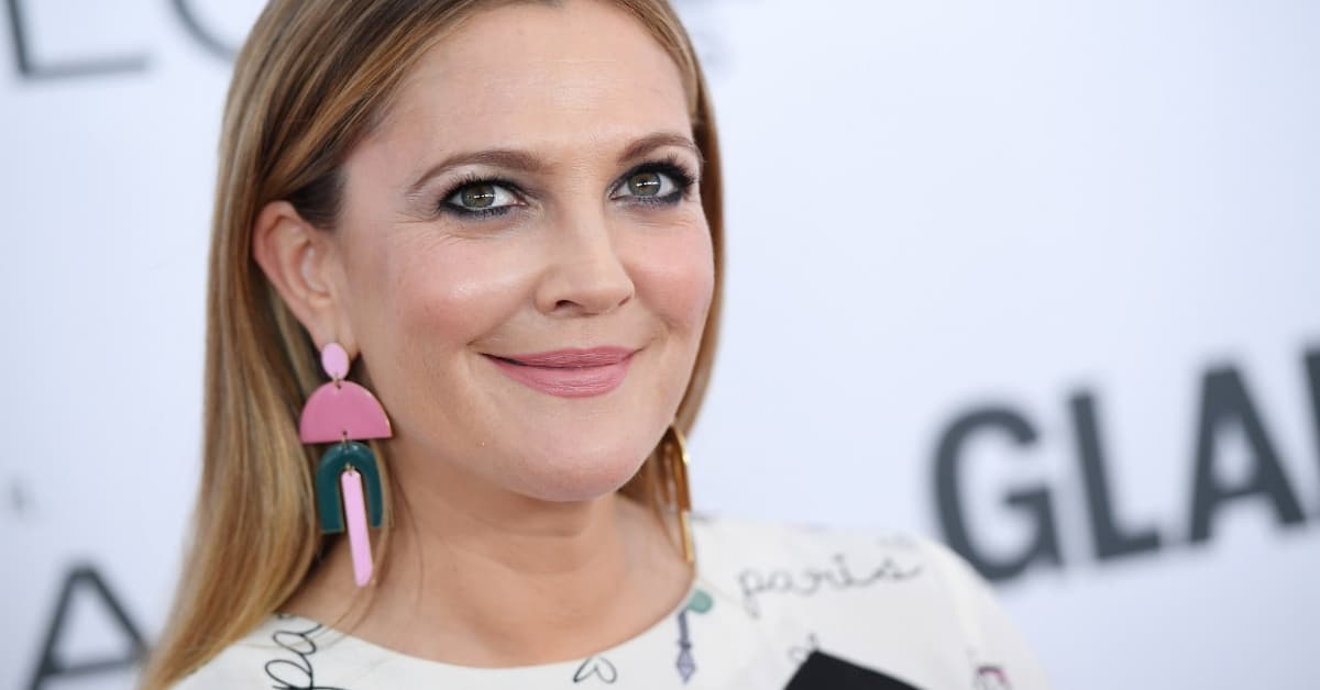 Gracias a Drew Barrymore y estas otras famosas aprenderás a sobrevivir al acné