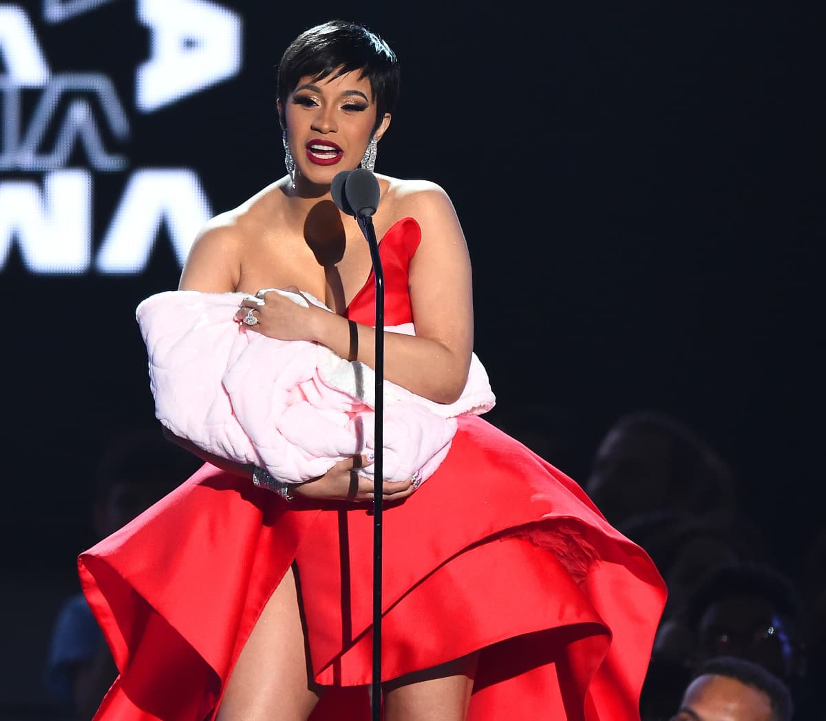 El polémico tributo de Madonna a Aretha Franklin y otros 6 momentos de los MTV VMAs 2018