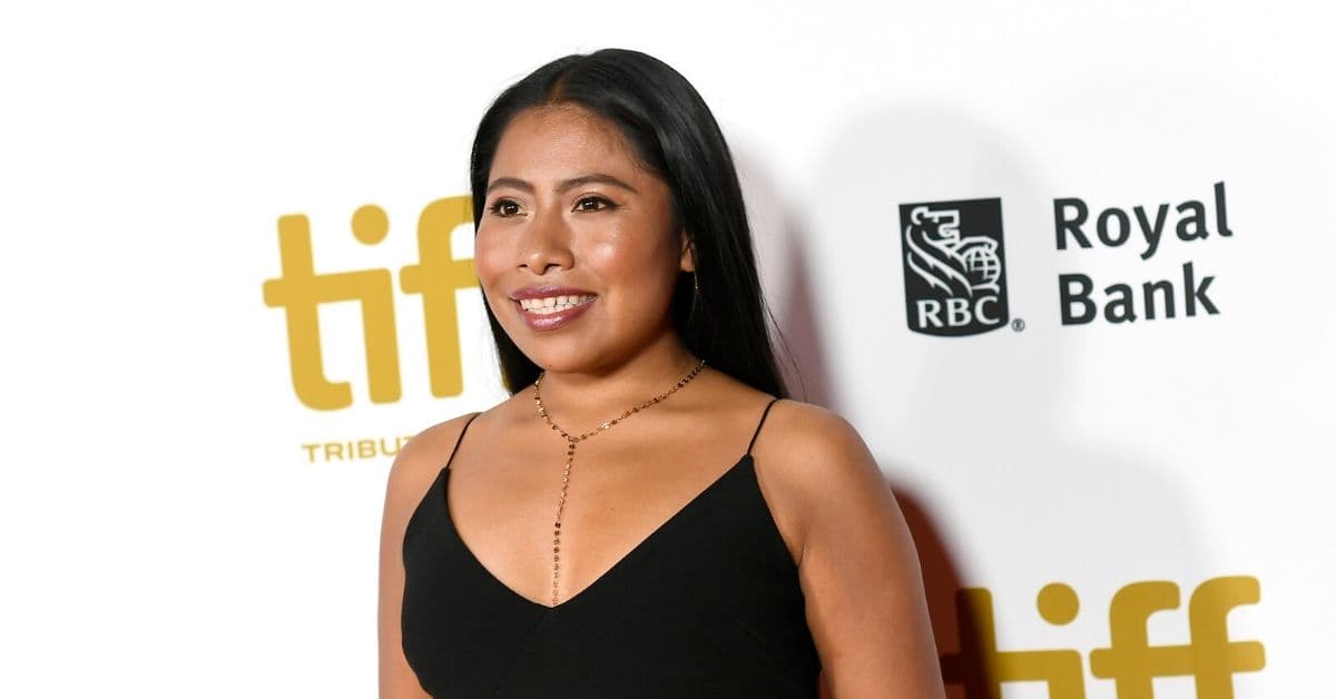 Yalitza Aparicio deslumbró en Taiwán con una blusa que presume bordados mexicanos