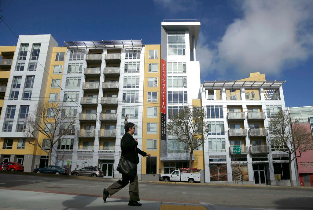 Los altos precios de las residencias, la inflación y la competencia con cientos de personas que buscan un lugar para vivir hace que
<b>alquilar una vivienda se convierta en un trabajo de tiempo completo.</b>