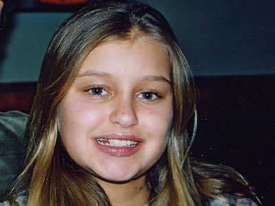 <b>Carlie Jane Brucia, 11 años. </b>Fue secuestrada y asesinada en Sarasota. El mecánico de automóviles Joseph P. Smith fue acusado y condenado el 17 de noviembre de 2005 por violar y estrangular a la niña. El rapto quedó registrado en las cámaras de seguridad de un autolavado. El hombre fue sentenciado a muerte.