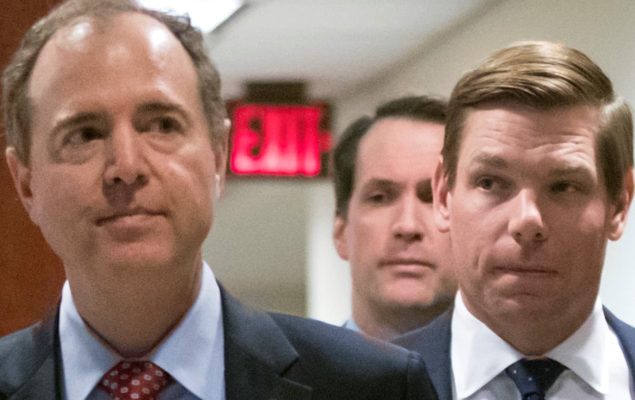 Adam Schiff defiende al congresista Eric Swalwell por relación con supuesta espía china