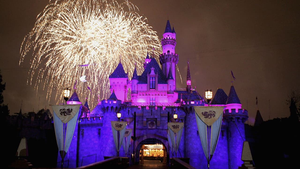 La influencer Yoatzi Castro denuncia que fue "manoseada" durante un en vivo en Disneyland