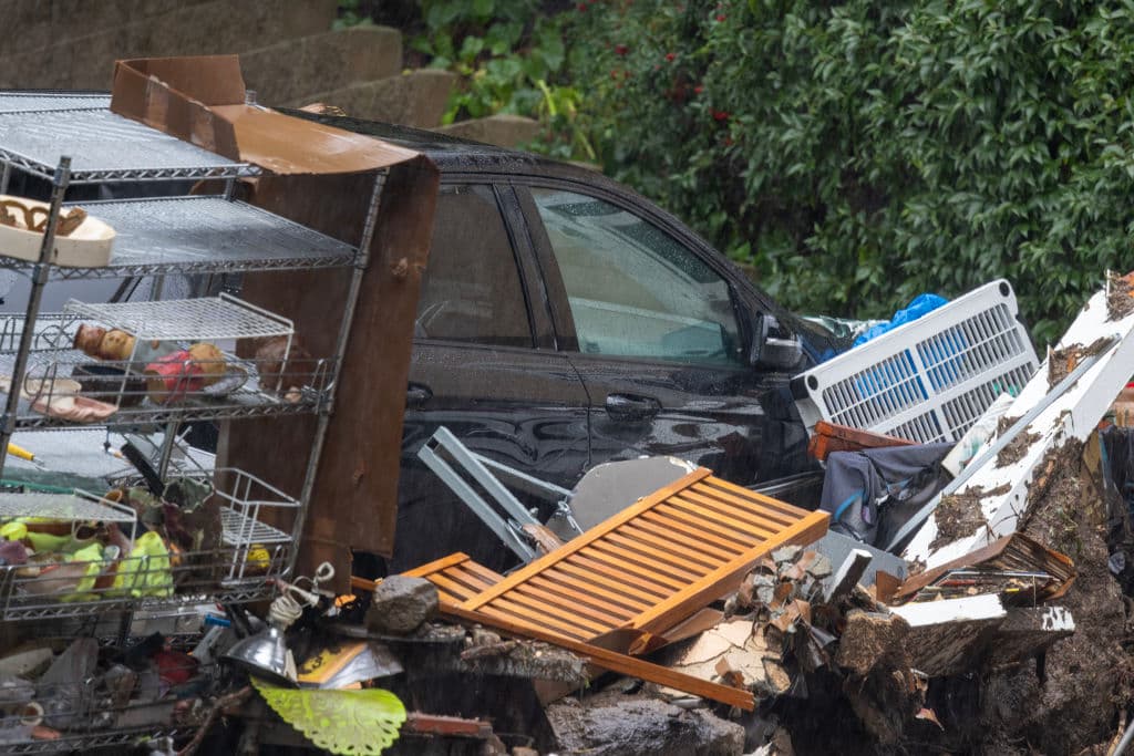 En
<b><a href="https://www.youtube.com/watch?v=1u_Y1JKhM-4" target="_blank">Studio City</a></b>, las inundaciones dañaron autos y provocaron grandes pérdidas.