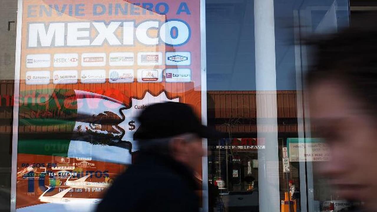 El gobierno pone la mira en las remesas: los bancos revisarán más de cerca el estatus migratorio