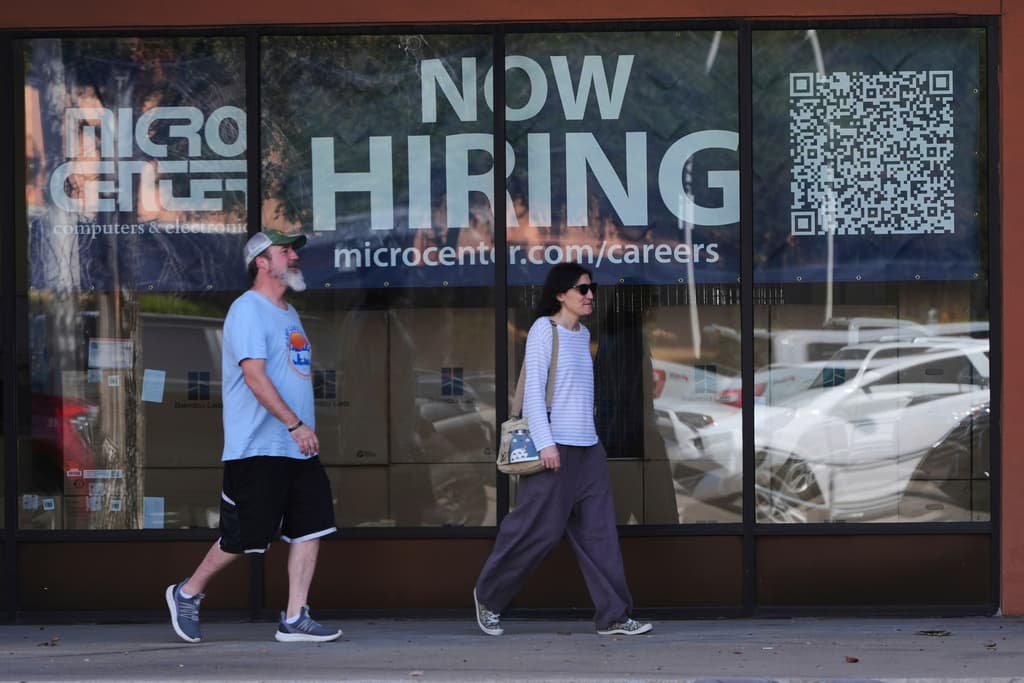 La creación de trabajos sigue floja en EEUU y el desempleo sube a 4.6%, la tasa más alta en cuatro años