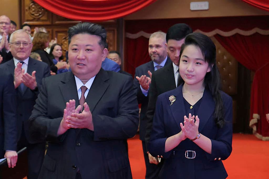 Quién es Kim Ju Ae, la hija y "heredera" del poder de Corea del Norte que Kim Jong Un presentó al mundo en su viaje a China