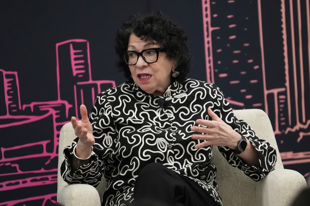 Ante la pelea de Trump con jueces, Sonia Sotomayor pide a los abogados "batallar en esta lucha"