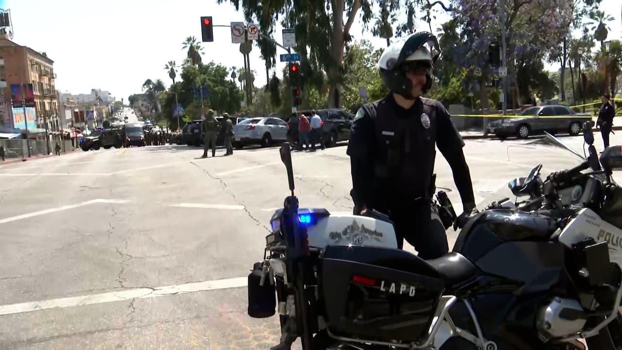 Según las autoridades, MacArthur Park se ubica en un sector con altas tasas de pobreza y falta de vivienda, donde el parque es un punto conocido para comprar fentanilo y metanfetamina. El comunicado oficial describe el entorno como territorio de pandillas en disputa: al norte se ubicaría la influencia de la 18th Street Gang, al sur de Wilshire Boulevard la de Crazy Riders Gang, y al oeste áreas atribuidas a Mara Salvatrucha (MS-13).