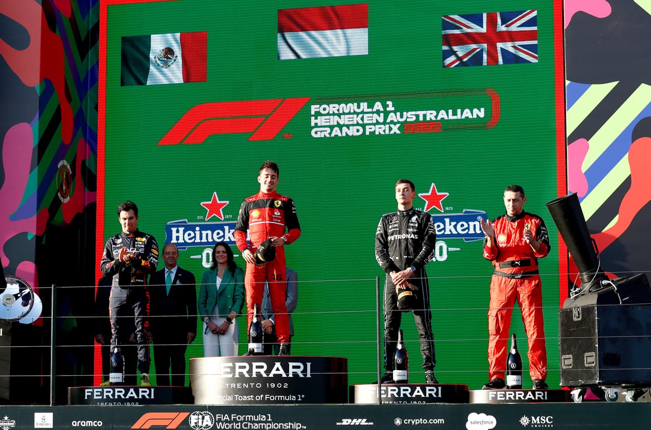 ¡Al podio! Checo Pérez, segundo por detrás de Leclerc en GP de Australia