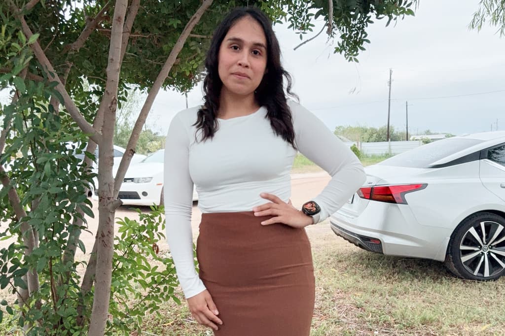 Administración Trump alega un "viaje no autorizado" para revocar el estatus de DACA a una madre de tres hijos deportada a México