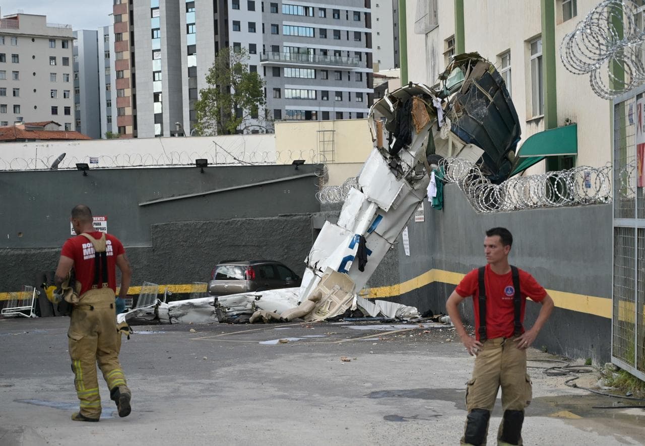 Avioneta se estrella contra edificio en Belo Horizonte, en Brasil, y deja tres muertos