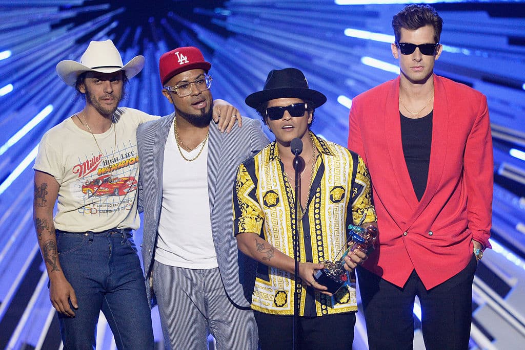 6.- Uptown funk | Mark Ronson ft. Bruno Mars